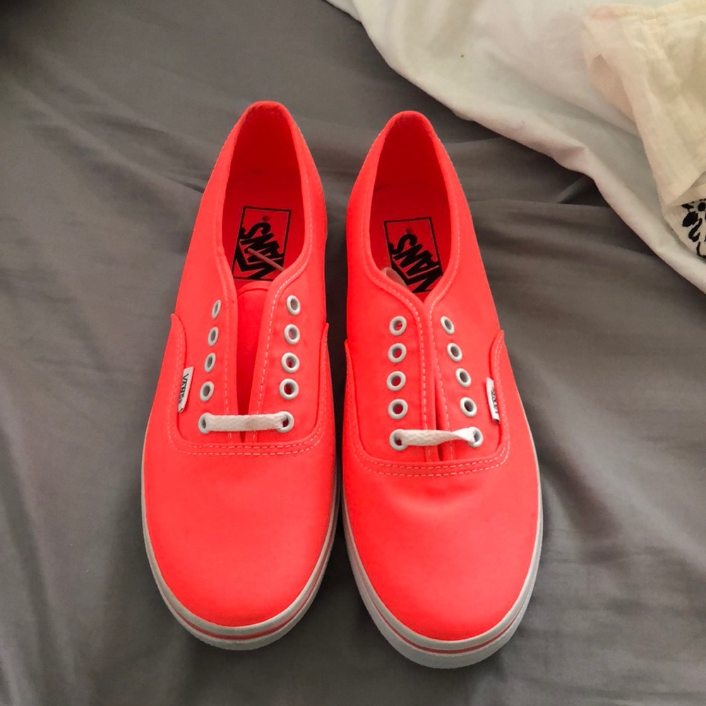 NWOT authentic pink vans